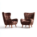Lot de 2 fauteuils bergère marron en velours polyester avec pieds en bois massif 75 x 85 x 105 cm